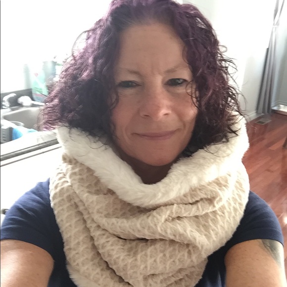 Meet your Posher, Patty - Picture 1 of 1